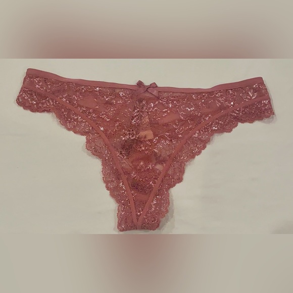 NEW WITH TAGS VICTORIA’S SECRET 2 PK SIZE M THONGS SPARKLY PINK & BLACK - Picture 2 of 7